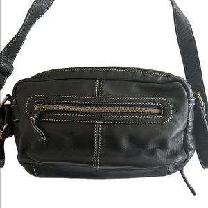 Women’s Genuine Leather Crossbody Bag Black Gold Zipper Pockets Adjustable
